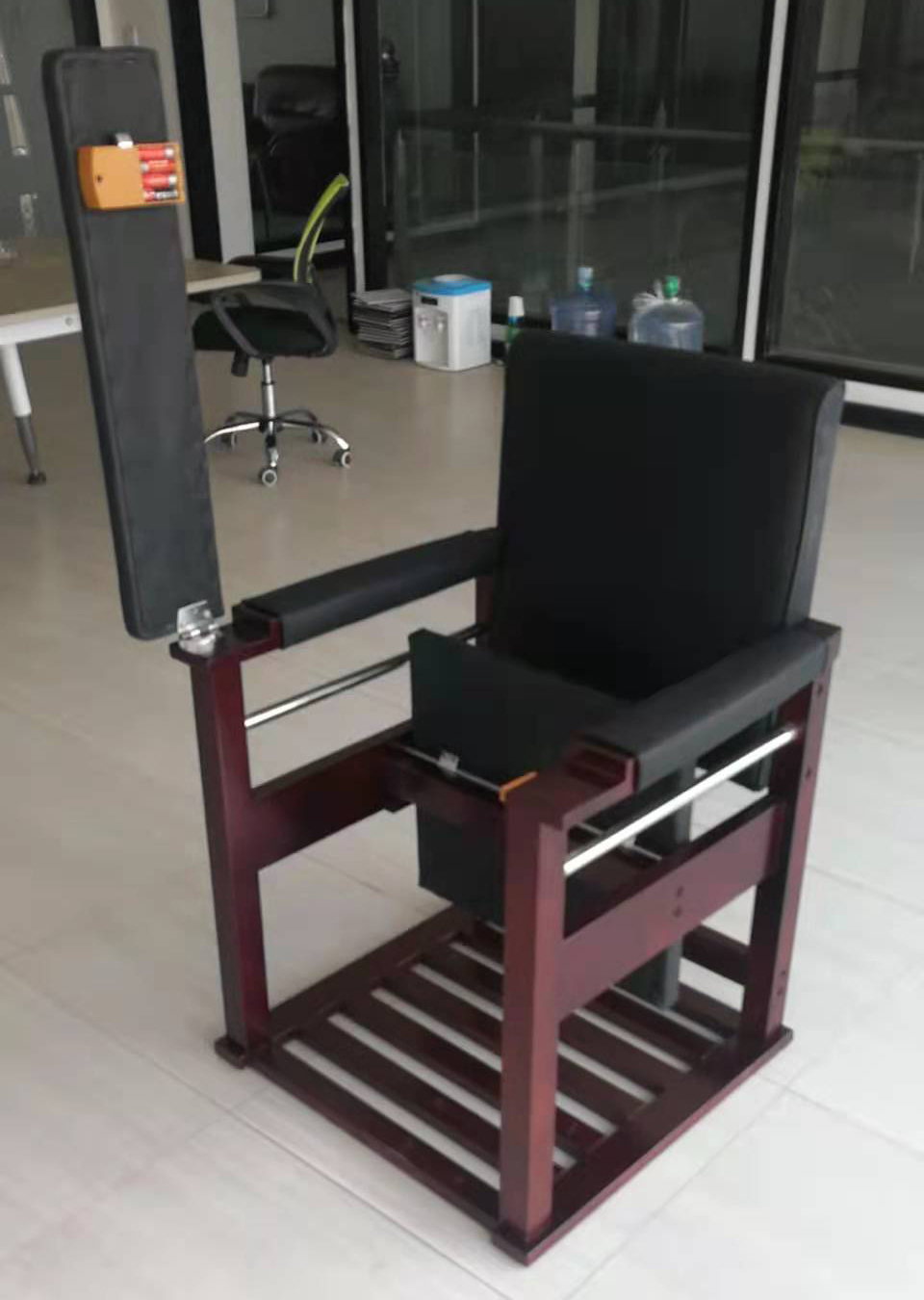 法院審判椅