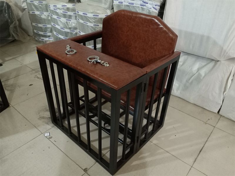 鐵質(zhì)審訊椅